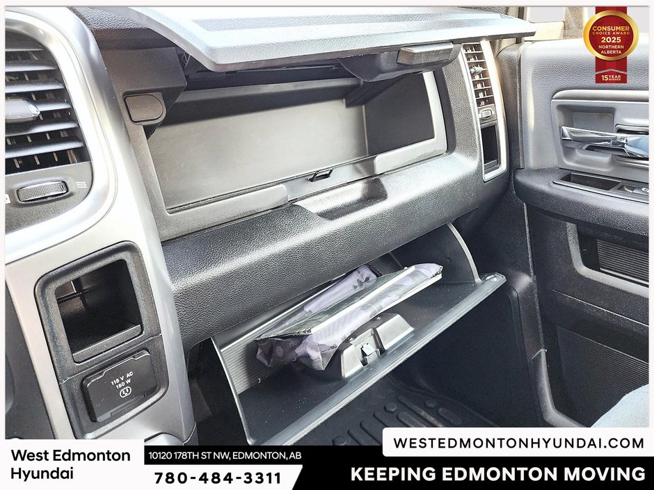 2023 Ram 1500 Classic SLT-28