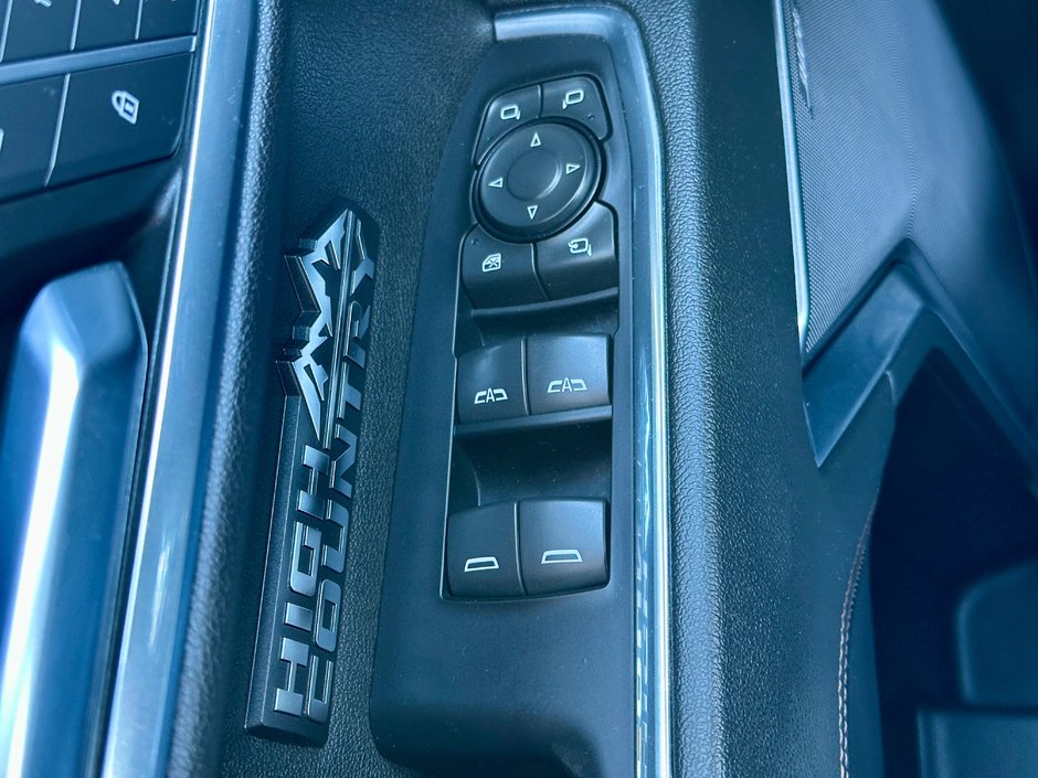 2022 Chevrolet Silverado 1500 High Country-16