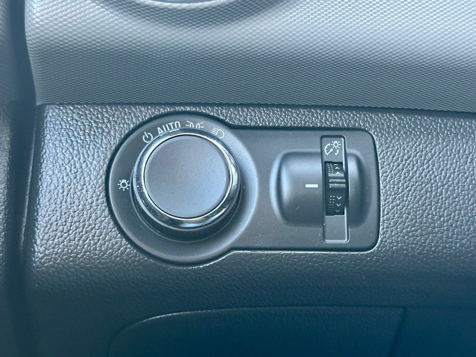 2018 Chevrolet Sonic LT-14