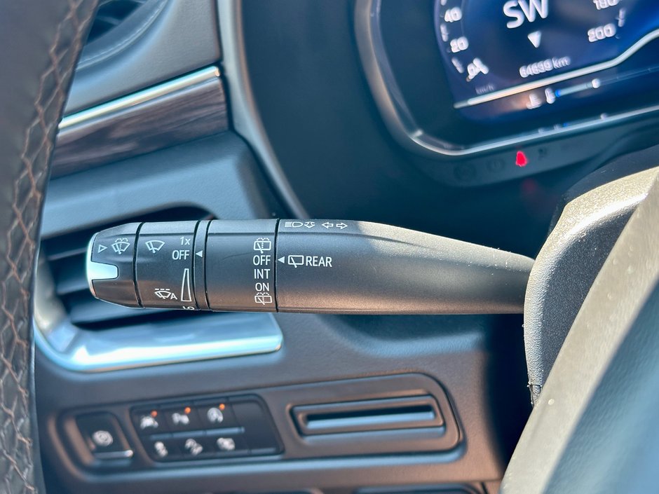 2023 Chevrolet Suburban Z71-18