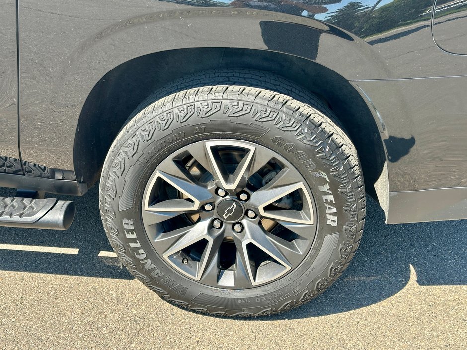 2023 Chevrolet Suburban Z71-4