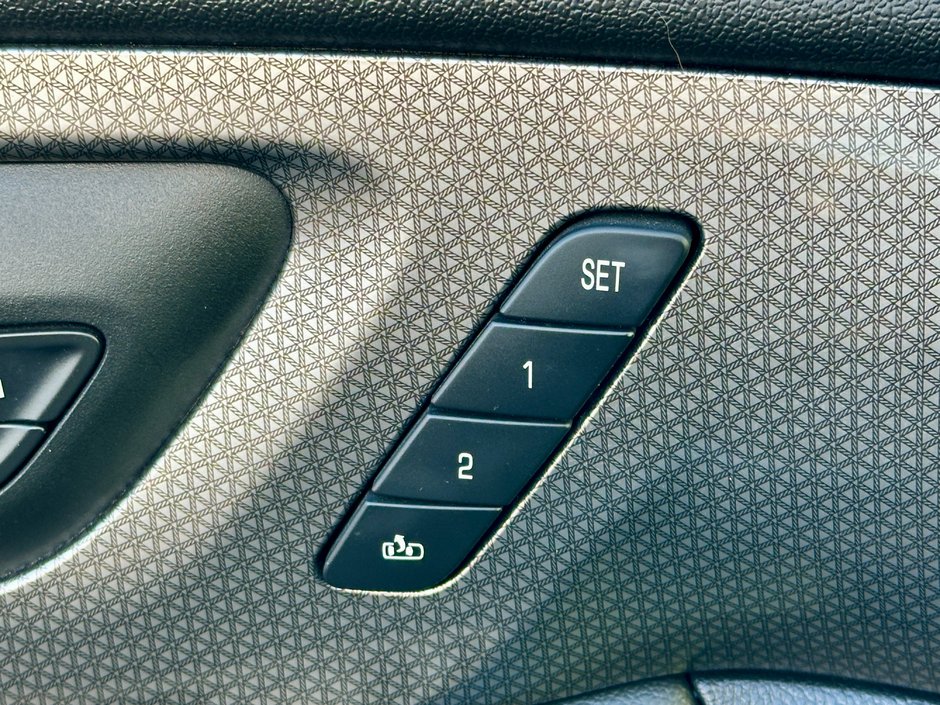 2022 Chevrolet Traverse Premier-25