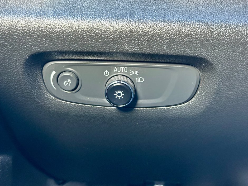 2022 Chevrolet Traverse Premier-19