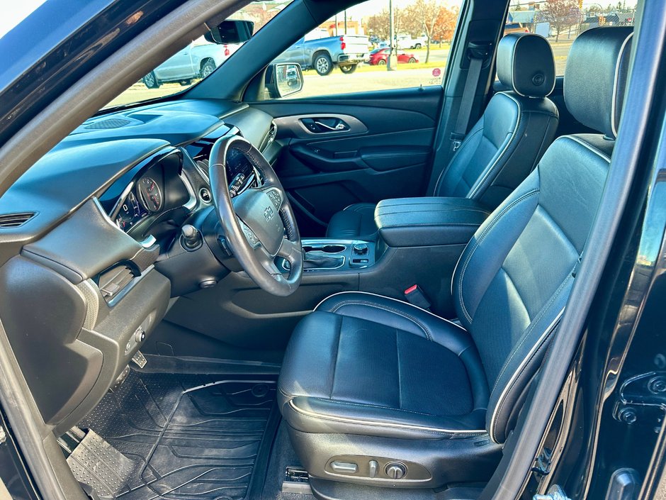 2022 Chevrolet Traverse Premier-5