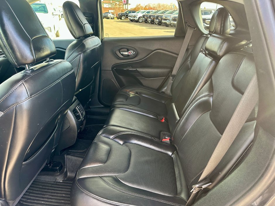 2021 Jeep Cherokee Altitude-6