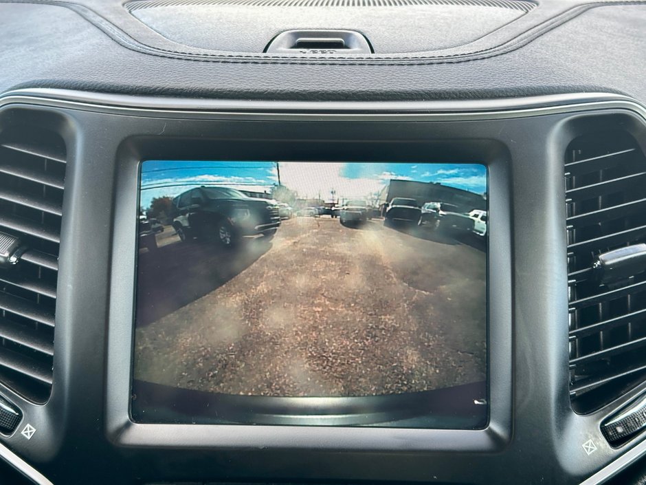 2021 Jeep Cherokee Altitude-14