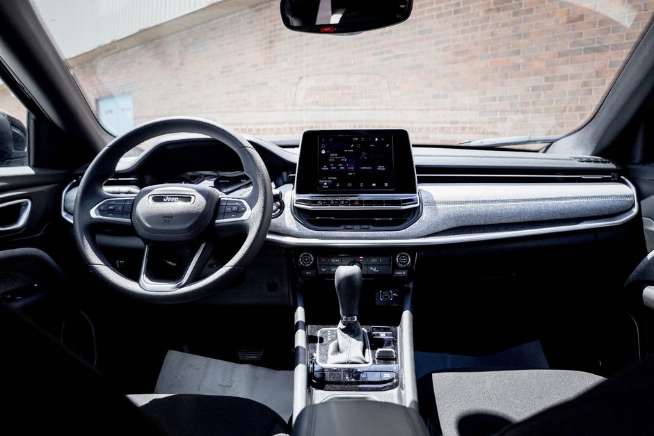 2025 Jeep Compass SPORT