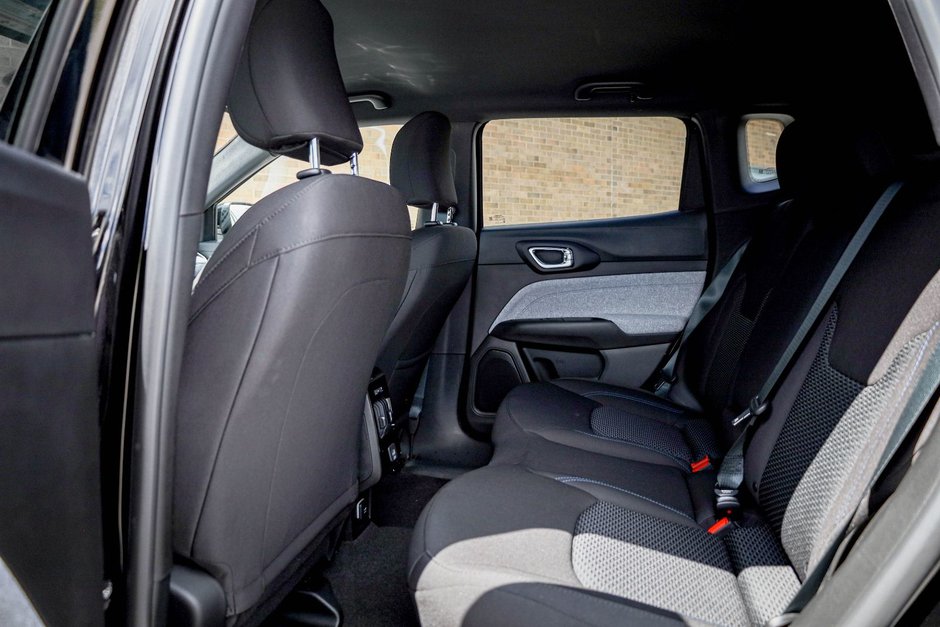 2025 Jeep Compass SPORT