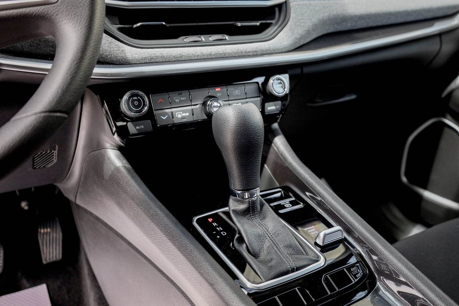 2025 Jeep Compass SPORT