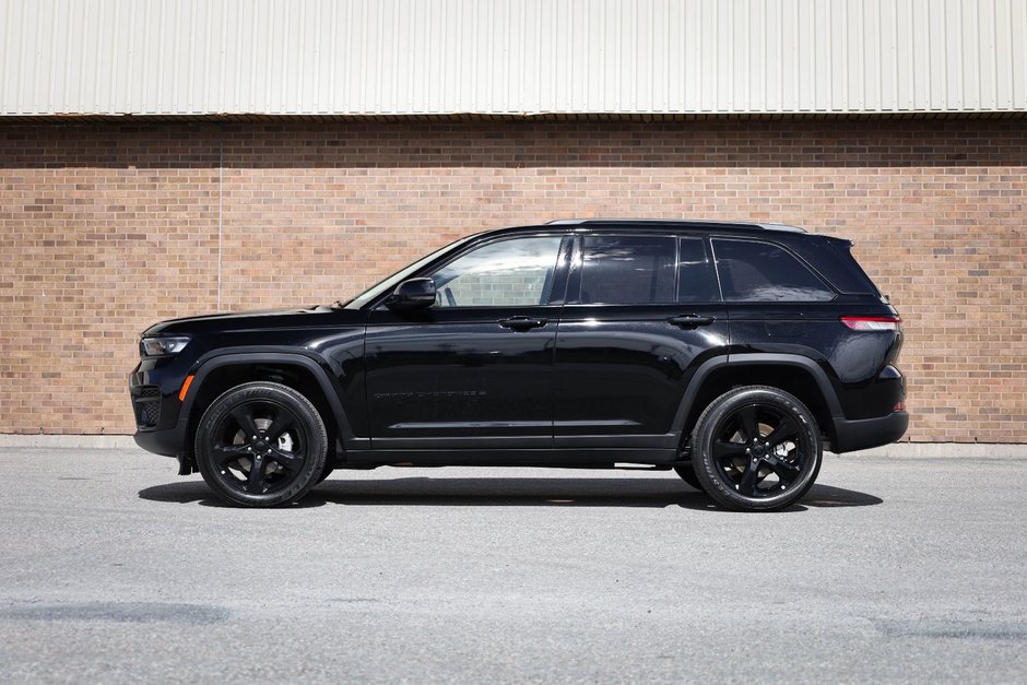 2025 Jeep Grand Cherokee LAREDO ALTITUDE