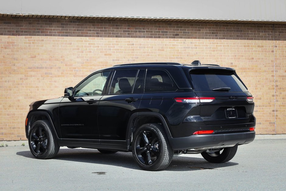 2025 Jeep Grand Cherokee LAREDO ALTITUDE