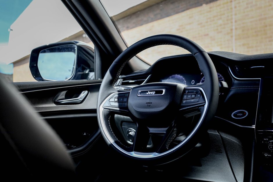 2025 Jeep Grand Cherokee LAREDO ALTITUDE