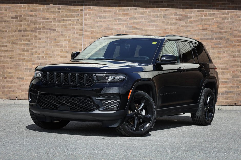 2025 Jeep Grand Cherokee LAREDO ALTITUDE