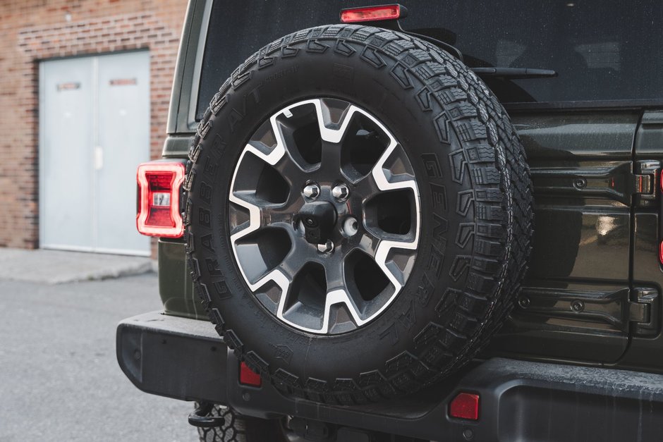2024 Jeep WRANGLER 4-Door SAHARA