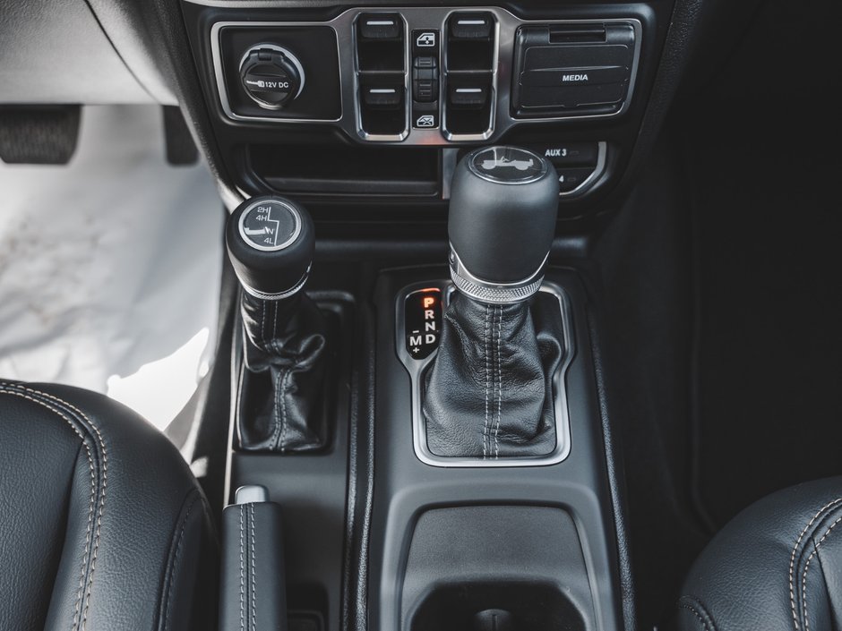 2025 Jeep WRANGLER 4-Door SAHARA