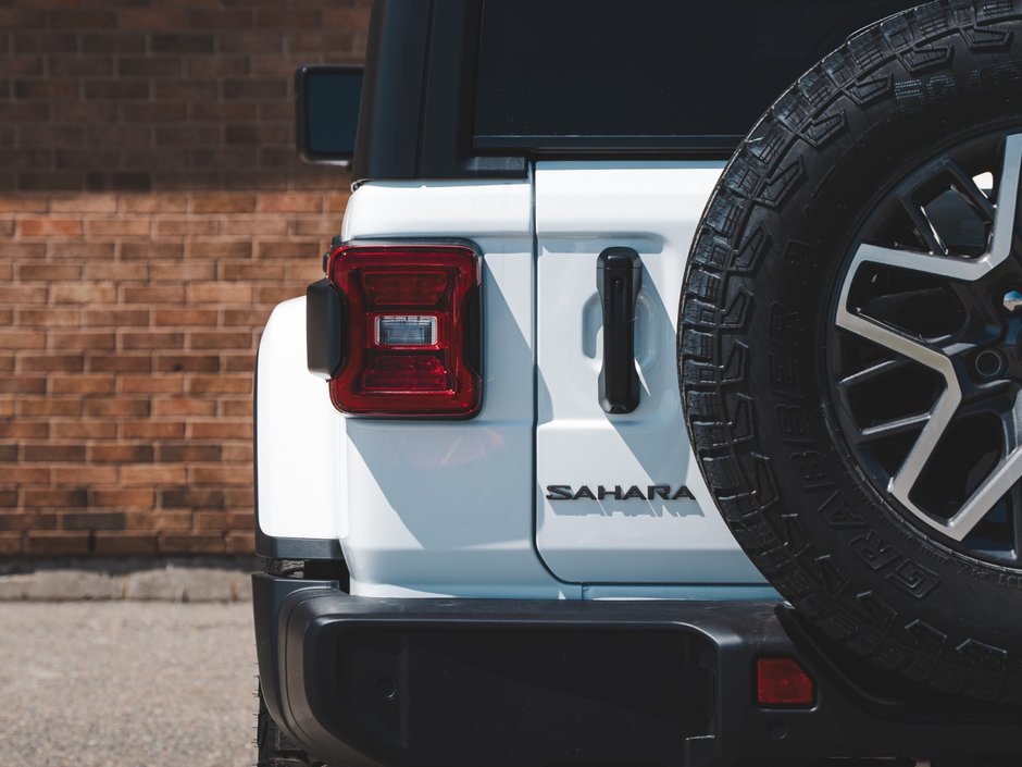 2025 Jeep WRANGLER 4-Door SAHARA