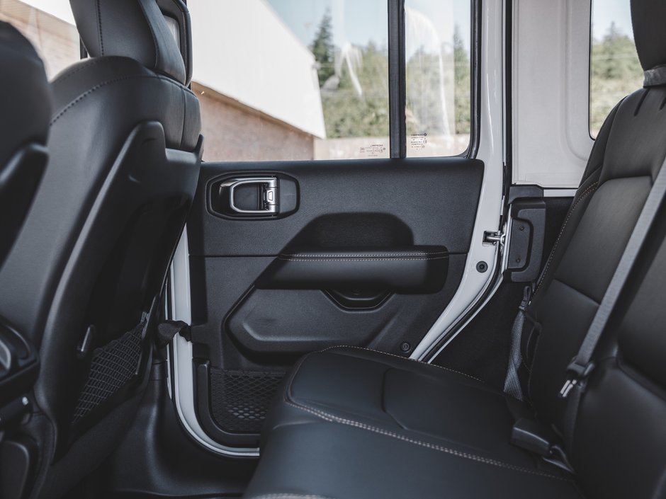 2025 Jeep WRANGLER 4-Door SAHARA