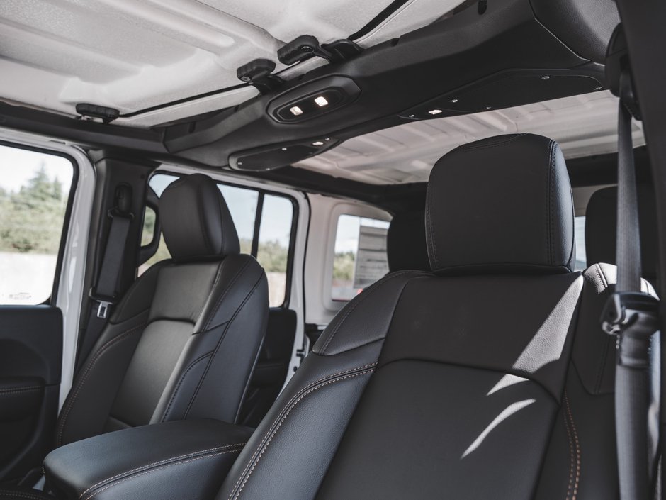 2025 Jeep WRANGLER 4-Door SAHARA