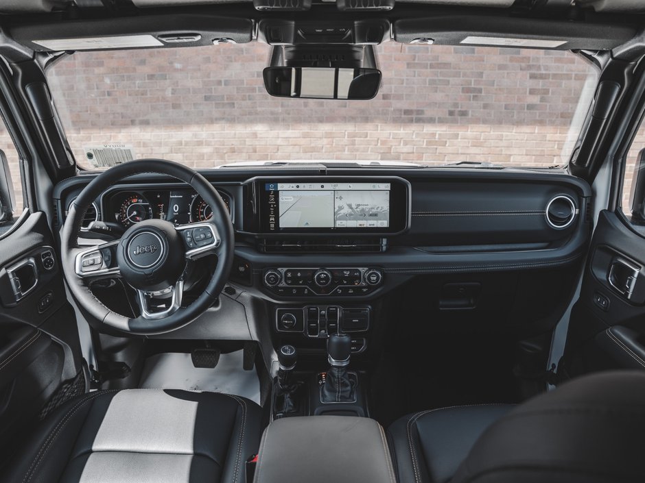 2025 Jeep WRANGLER 4-Door SAHARA