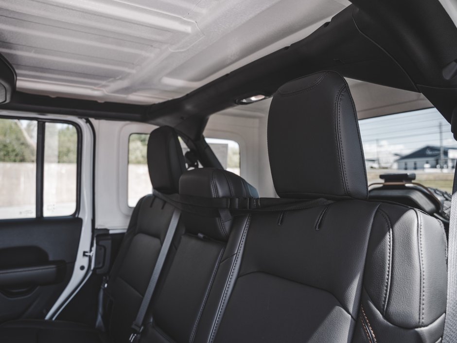 2025 Jeep WRANGLER 4-Door SAHARA