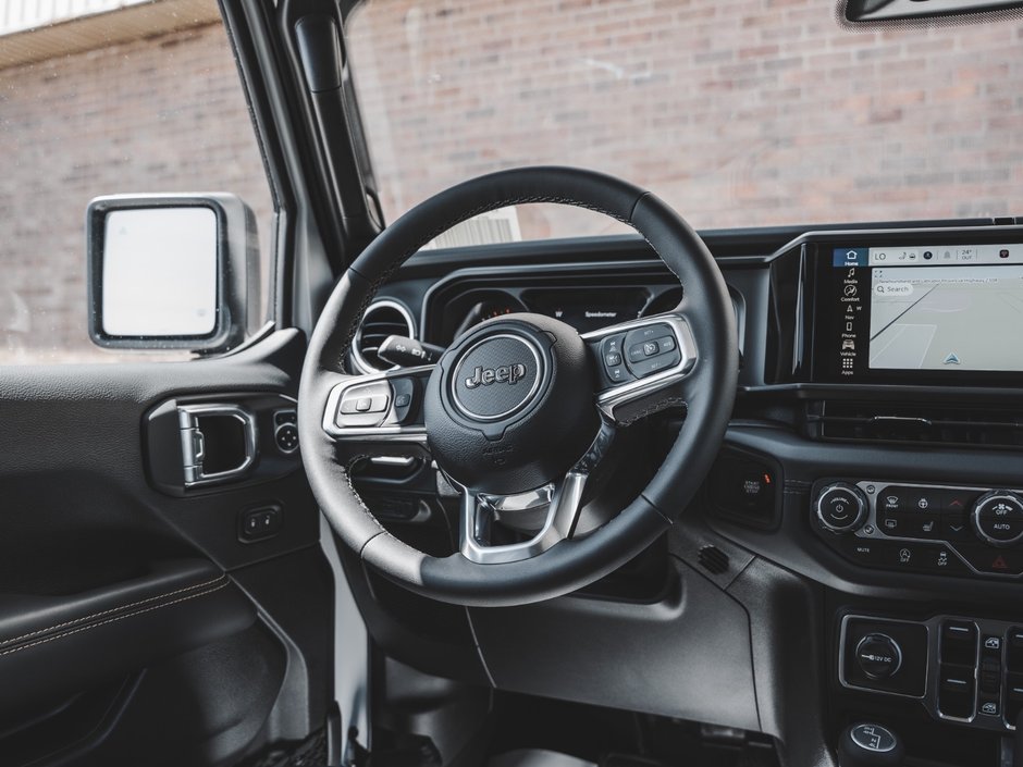 2025 Jeep WRANGLER 4-Door SAHARA