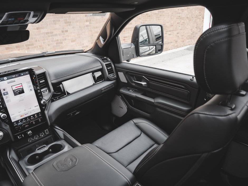 2025 Ram 1500 SPORT