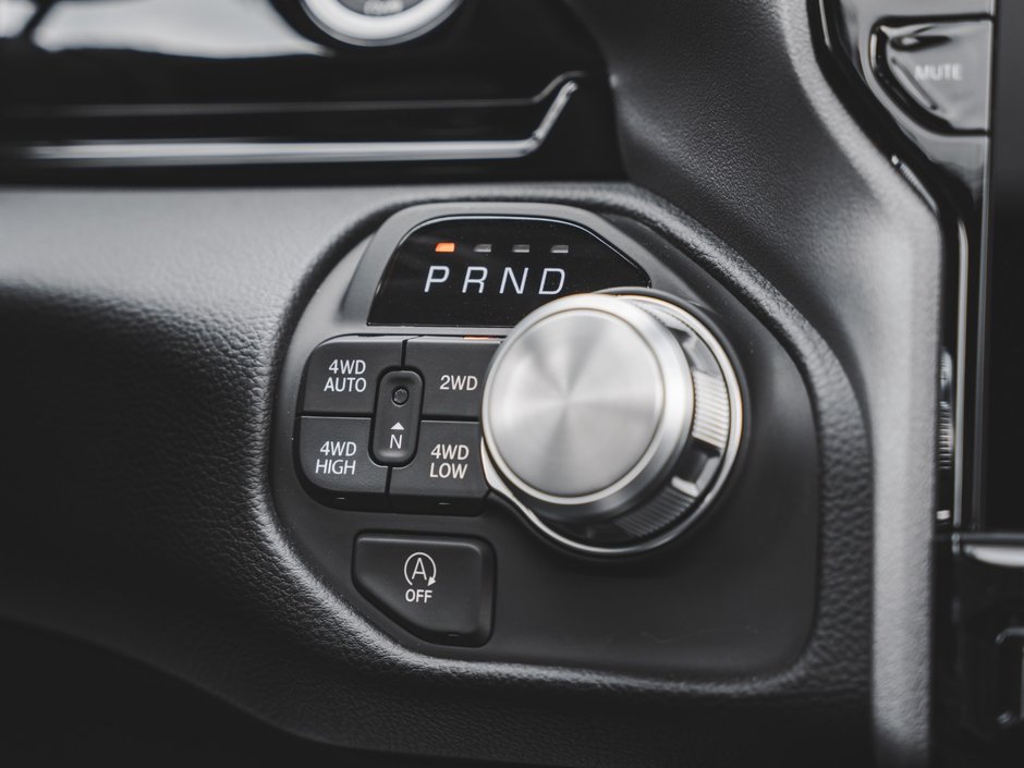 2025 Ram 1500 SPORT