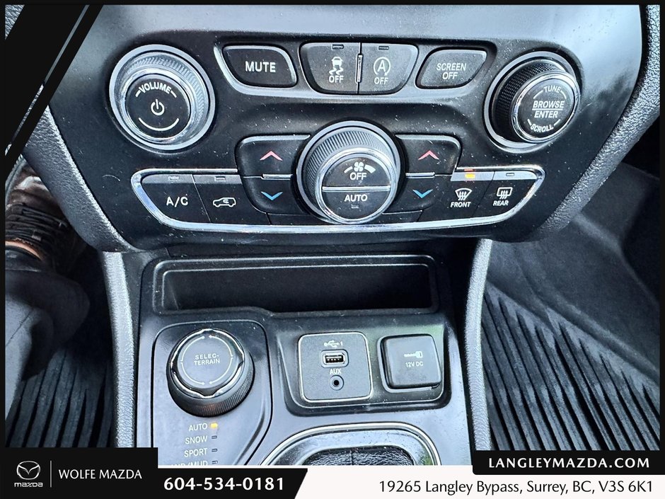 2019 Jeep Cherokee Limited-17