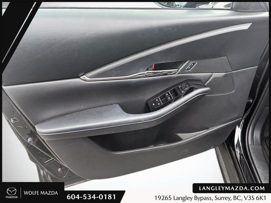 2022 Mazda CX-30 GS-8