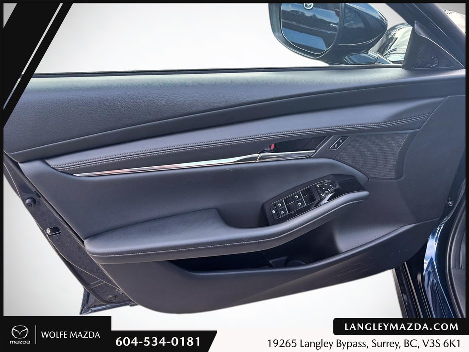 2025 Mazda 3 Sport GS-8