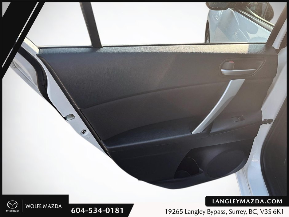 2013 Mazda 3 GS-SKY-15