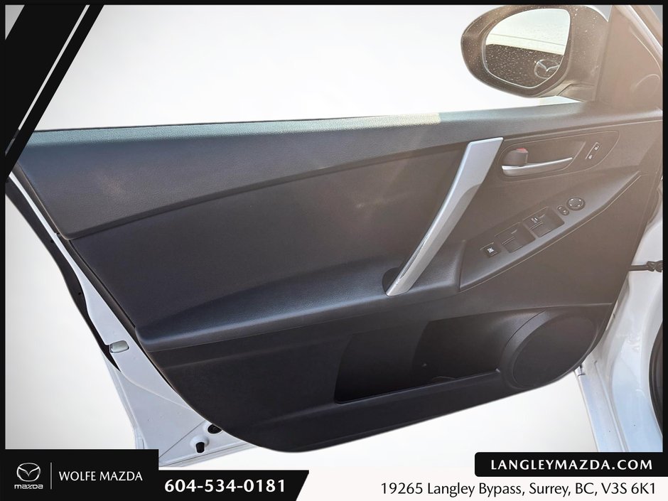 2013 Mazda 3 GS-SKY-9