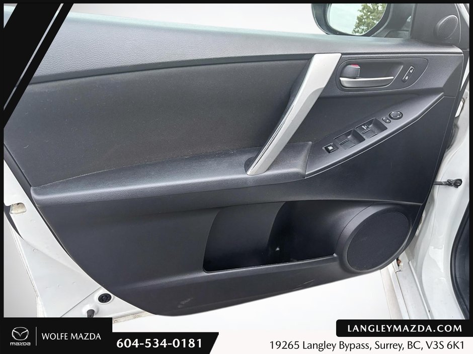 2013 Mazda 3 GS-SKY-9