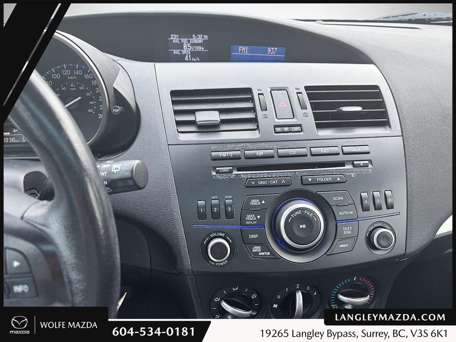 2013 Mazda 3 GS-SKY-12