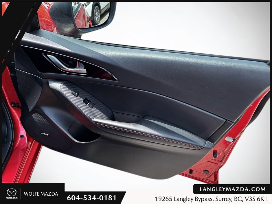 2014 Mazda 3 GT-SKY-21