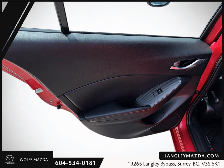 2014 Mazda 3 GT-SKY-16