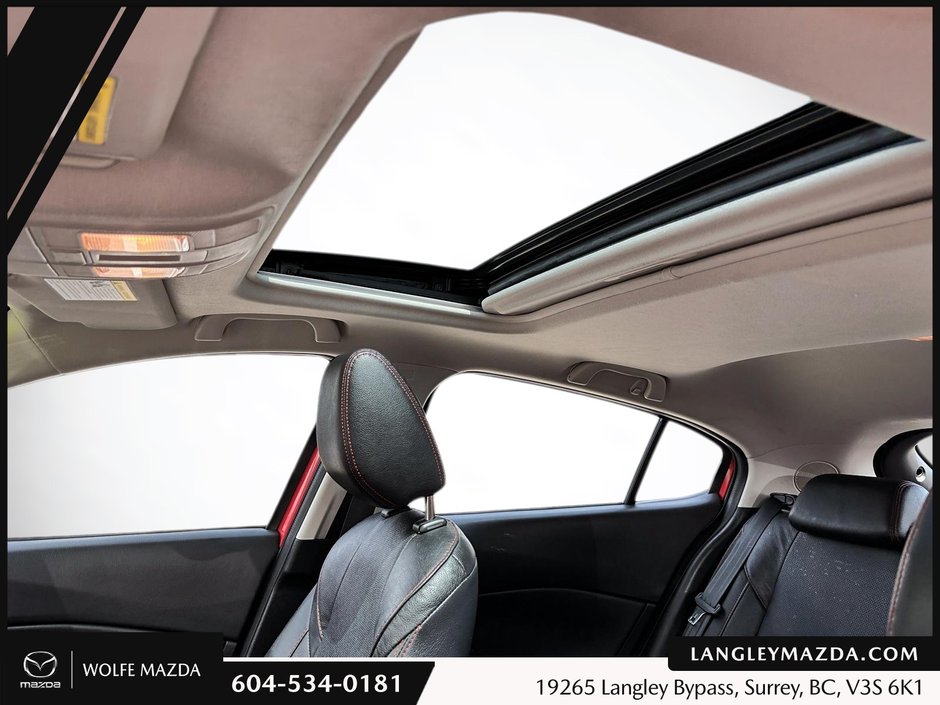 2014 Mazda 3 GT-SKY-11