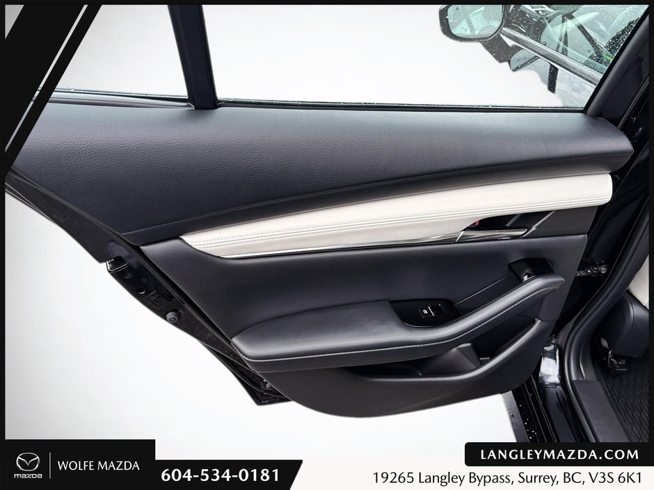 2021 Mazda 3-16