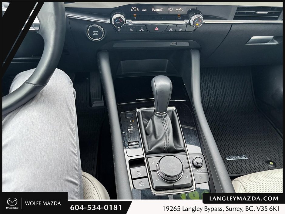 2021 Mazda 3-14