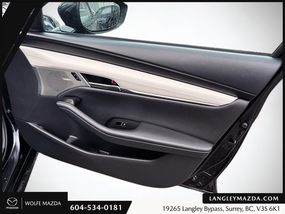 2021 Mazda 3-21
