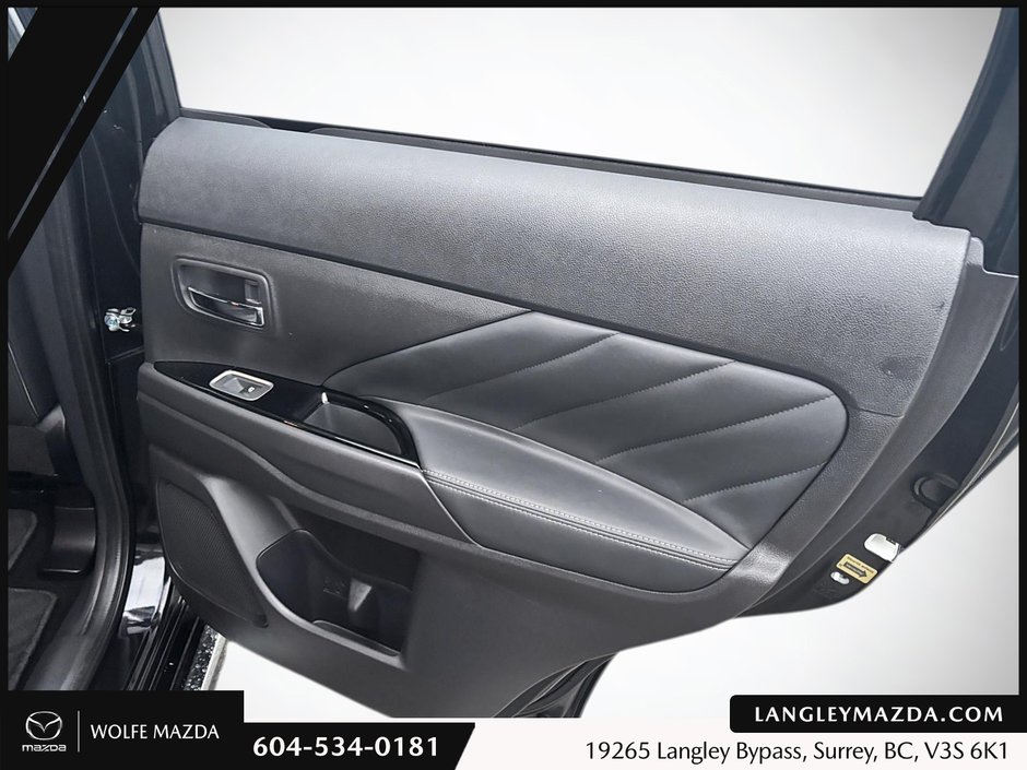 2019 Mitsubishi Outlander PHEV SE-19