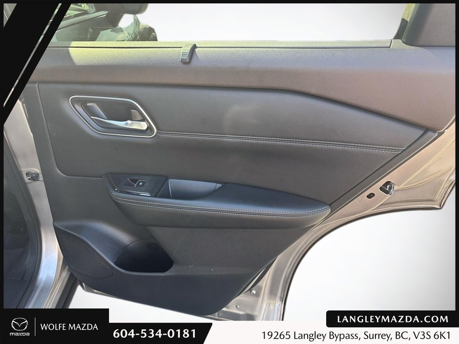 2023 Nissan Rogue Platinum-17