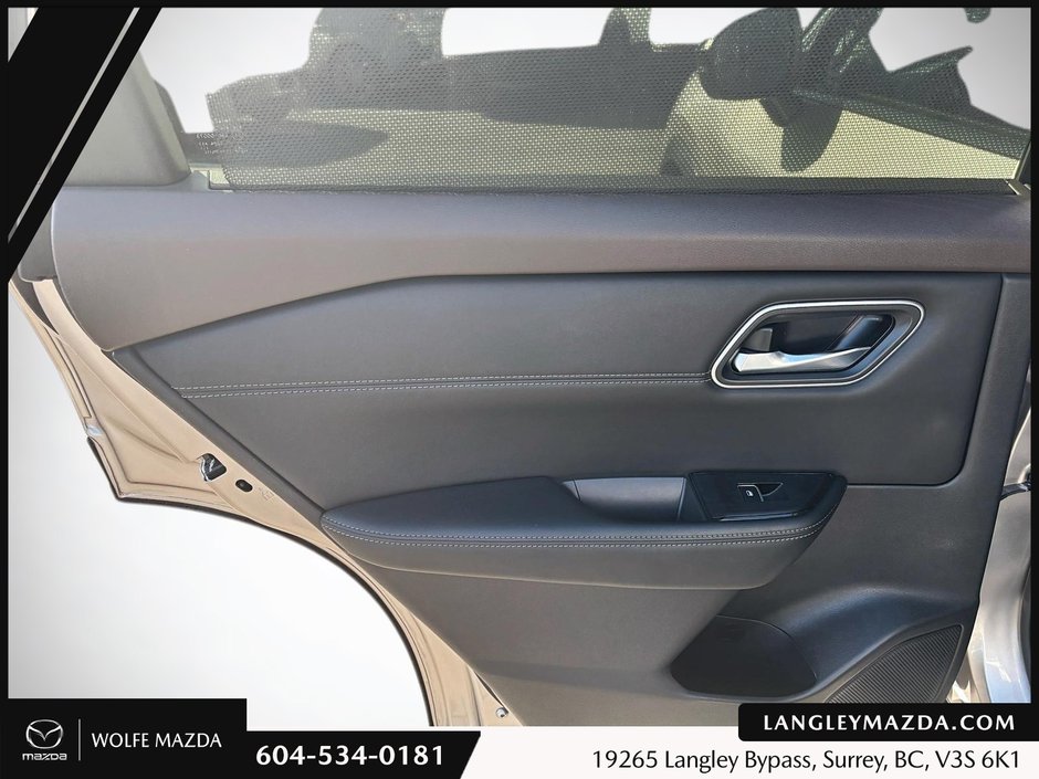 2023 Nissan Rogue Platinum-16
