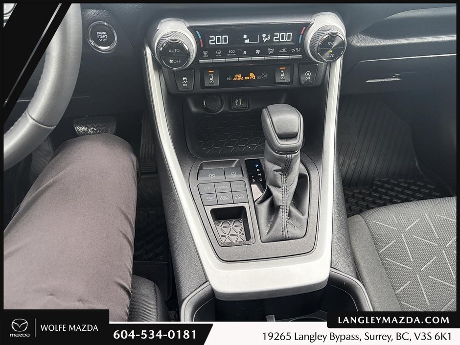 2024 Toyota RAV4 XLE-14