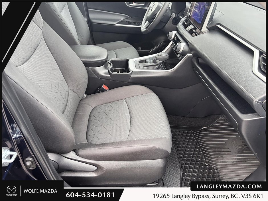 2024 Toyota RAV4 XLE-21