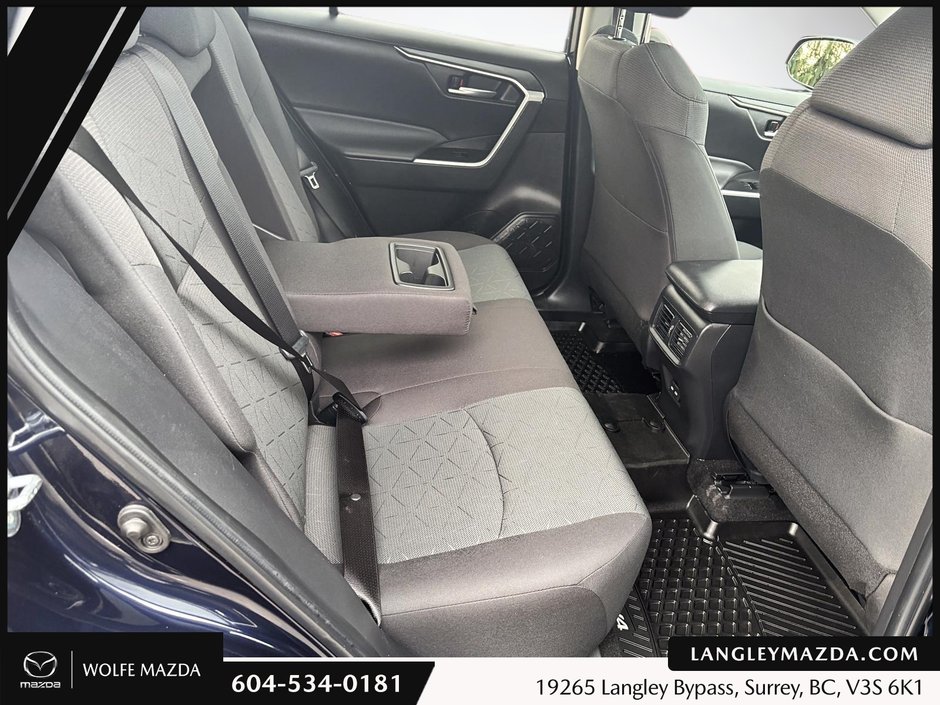 2024 Toyota RAV4 XLE-19