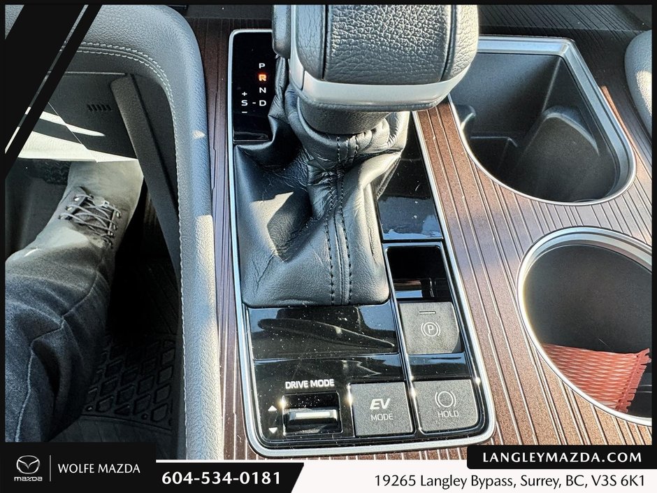 2022 Toyota Sienna LE-17