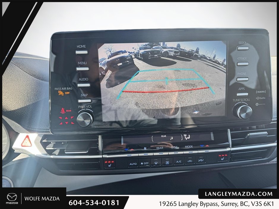 2022 Toyota Sienna LE-16