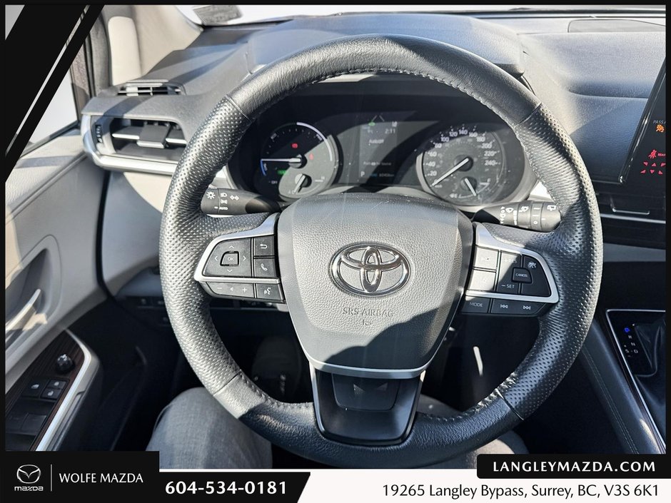 2022 Toyota Sienna LE-14