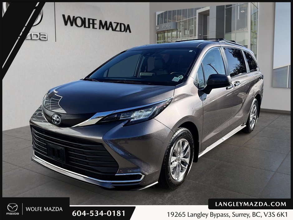 2022 Toyota Sienna LE-0